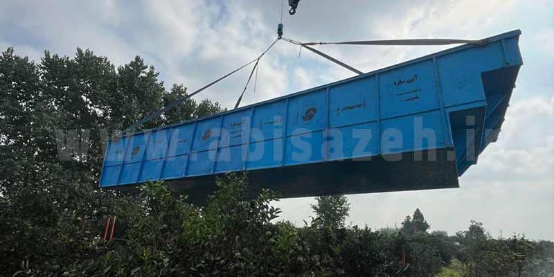 استخر پیش ساخته فایبرگلاس بلند شده با جرثقیل جهت نصب در باغ